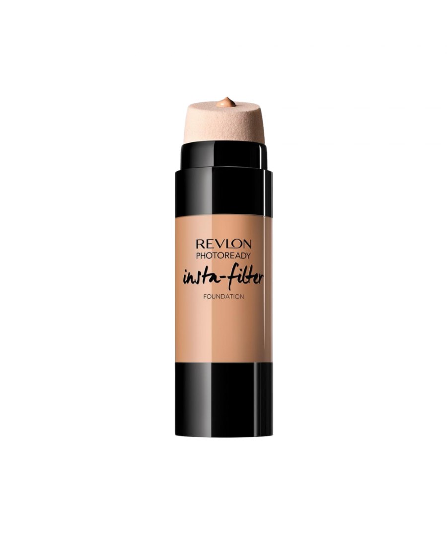Get selfie ready with the flawless-finish foundation with built-in blender so you have a perfected makeup look anytime, anywhere. The innovative formula works with your skin type to even and smooth skin tone to leave you fresh-faced with a natural finish.