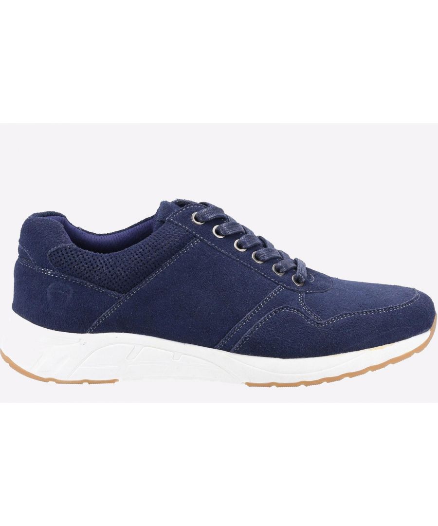 Modern style and comfort from Cotswold, Hankerton is crafted from premium smooth or suede leather uppers and has a lightweight durable sole unit to keep your feet energised throughout the day.\n-Suede or smooth leather upper-Padded collar for added comfort-Dual stitching-Lightweight sole unit