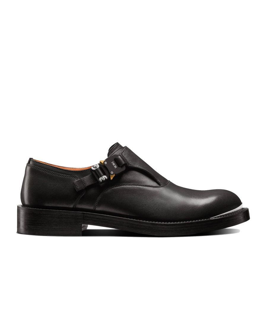- Composition: 100% calf leather - Leather lining, insole, sole - Buckle-fastening straps - Round toe - Contrast logo detail - Made in Italy - MPN 3DE328 ZGK_H969 - Gender: MEN - Code: SHO CD 1 LF 00 O34 S2 T