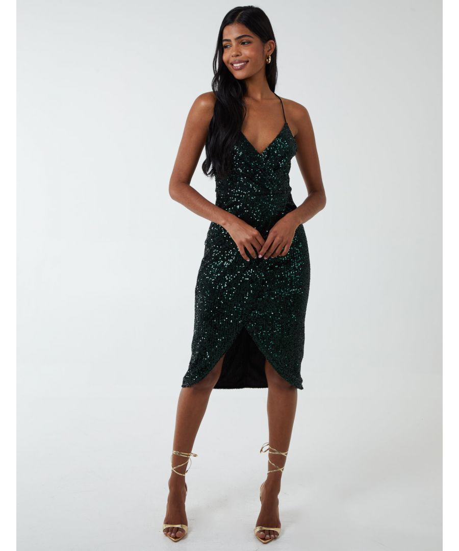 Make them green with envy in this stunning, glitzy sequin dress. The shimmering fabric of this dress will make your figure glow like an evening star! Combine this dress with a jewel encrusted clutch and patent stilettos.