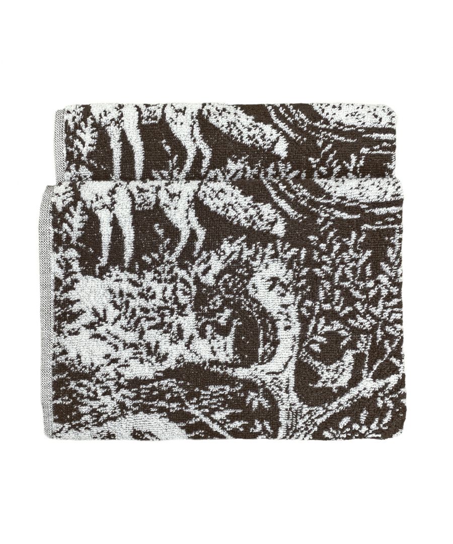 Invite nature into your home with the Winter Woods 100% Turkish cotton hand towel. Featuring a stunning woodblock inspired print with plenty of woodland animals and trees. The elegant and graceful highland stag is complimented by hares, foxes, and owls in a gorgeous colour palette, this design will add a focal point to your bathroom. This product is certified by OEKO-TEX® showing it has been sustainably made.