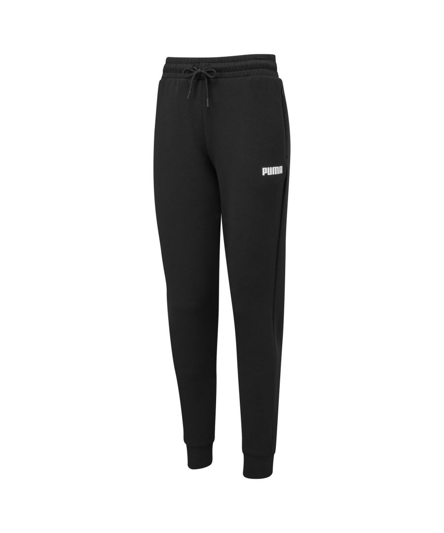 Perfect for relaxing at home or heading out, the SPACER Pants will keep you dry and fresh, thanks to their moisture-wicking material. DETAILS Slim fit. Comfortable style by PUMA. PUMA branding details. Signature PUMA design elements.