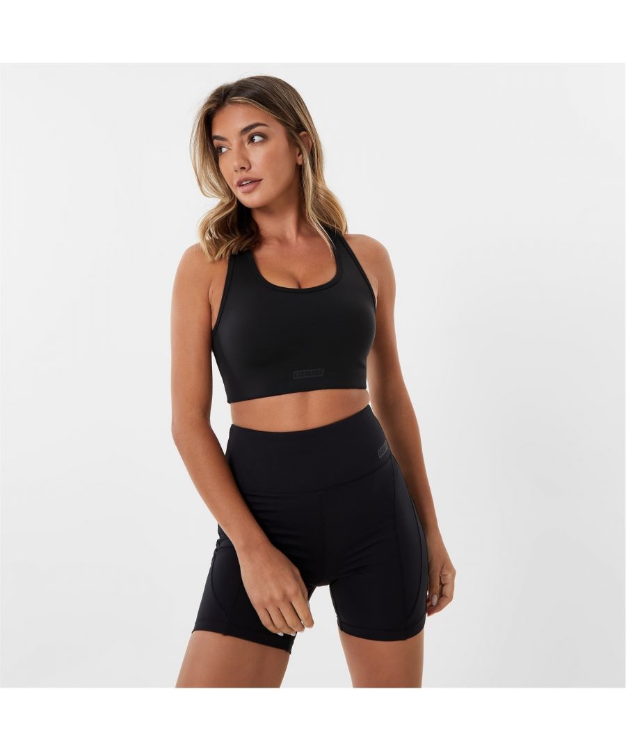 Stay comfortable and classic in this Everlast sports bra. Designed with medium support to keep you confident during any routine, this exercise essential will always be a trusty option you can rely on. Complete with racer back detailing and signature branding.