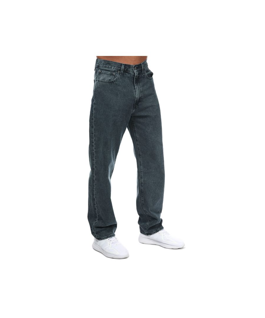 Mens Levis Stay Loose Weedless Hook Jeans in denim.<BR><BR>- 5-pocket construction. <BR>- Zip fly and button fastening.<BR>- Branded leather patch at rear waist.<BR>- Branded tab at the back.<BR>- Loose through seat and thigh.<BR>- Tapered leg.<BR>- 77% Cotton  23% Hemp.<BR>- Ref: 290370020