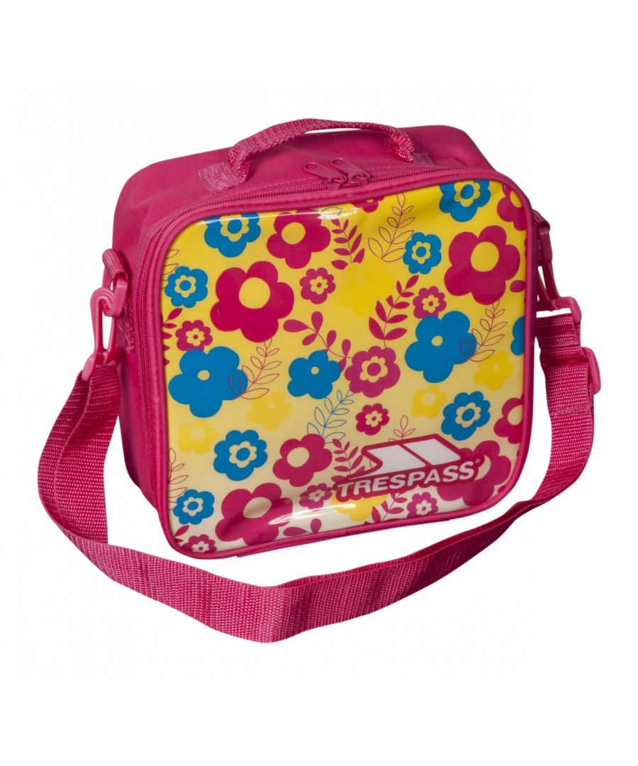 Material (outer): 100% 300D polyester, (inner): 100% PEVA foam insulation. Kids lunch box. Clip off carry strap. Size: 230mm x 230mm x 90mm.