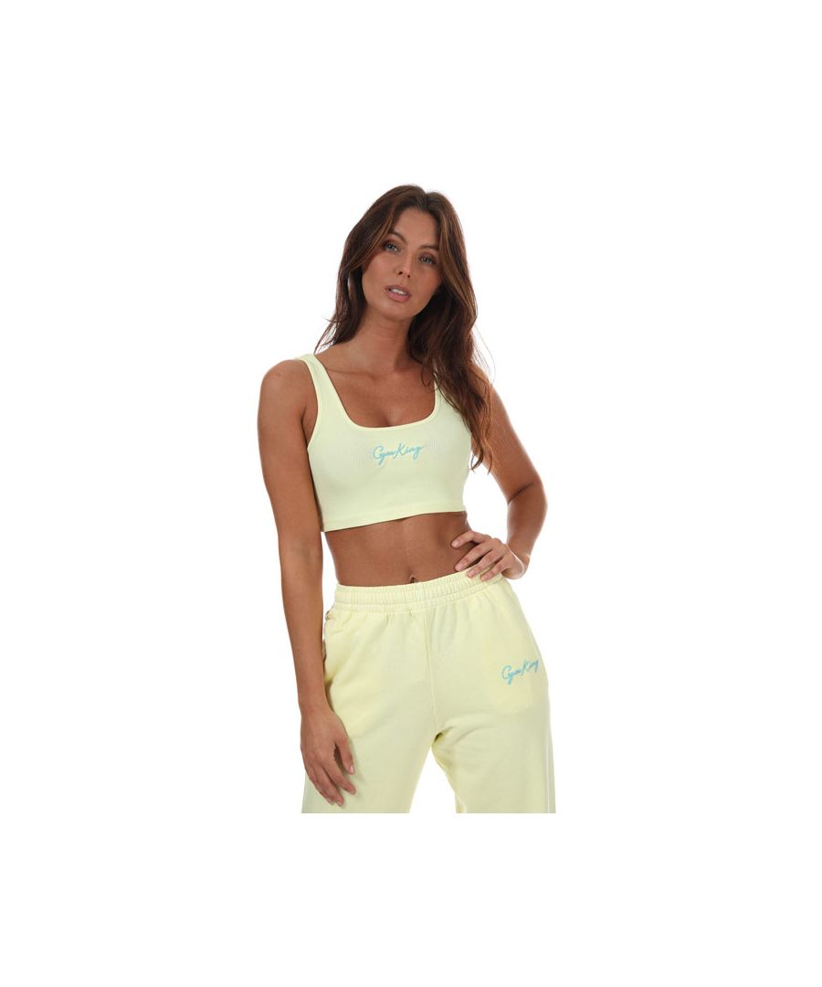 Gym King Ambition croptop voor dames in lemon/vibe blue.<br /><br />- Laag uitgesneden hals en rug.<br />- Mouwloos.<br />- Gym King Script-logo geborduurd op de borst.<br />- Zachte en rekbare geribde katoenen stof.<br />- Kortere lengte.<br />Slanke pasvorm.<br />- 100% katoen. Geschikt voor de wasmachine.<br />- Ref: WVS-B255O