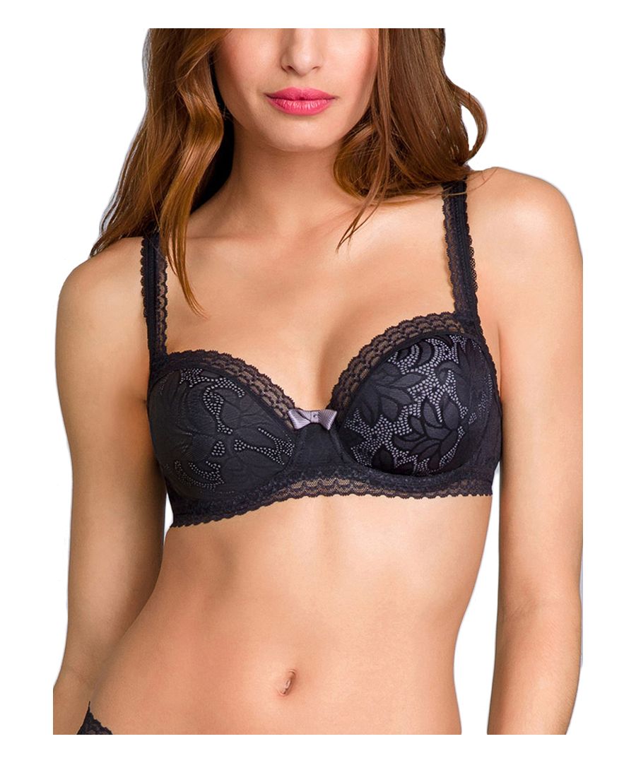 You no longer have to decide between lace lingerie and skin tight clothing with this balcony bra by Playtex. The ultra-flat lace is designed to be invisible underneath clothing, making this an essential in your lingerie collection! The balconette shape and underwired cups are designed to enchance your natural cleavage whilst supporting your breasts. The adjustable straps provides you with the perfect fit.