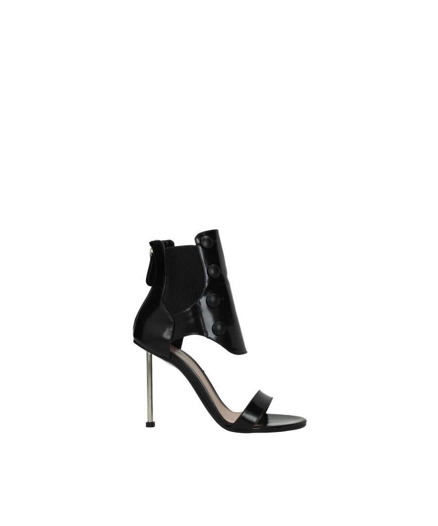The Product with code 559913WHV711012 leather is a women's sandals in black designed by Alexander McQueen. It has features like side detail. The product is made by the following materials: leather. Heel height type: high heel. Heel Height: 10 cm. Bottom of shoes is leather. Zip closure. Open toe. The product was made in Italy.