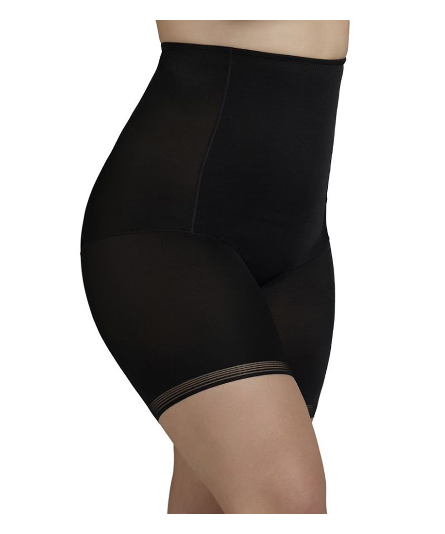 These shapewear briefs by Ysabel Mora are perfect for everyday wear. These shapewear knickers sit just below the underwiring of your bra, for a completely smooth look. The short style of these knickers ensure an endlessly smooth look, designed not to roll up when being worn.Size Guide: M (12), L (14), XL (16), 2XL (18).