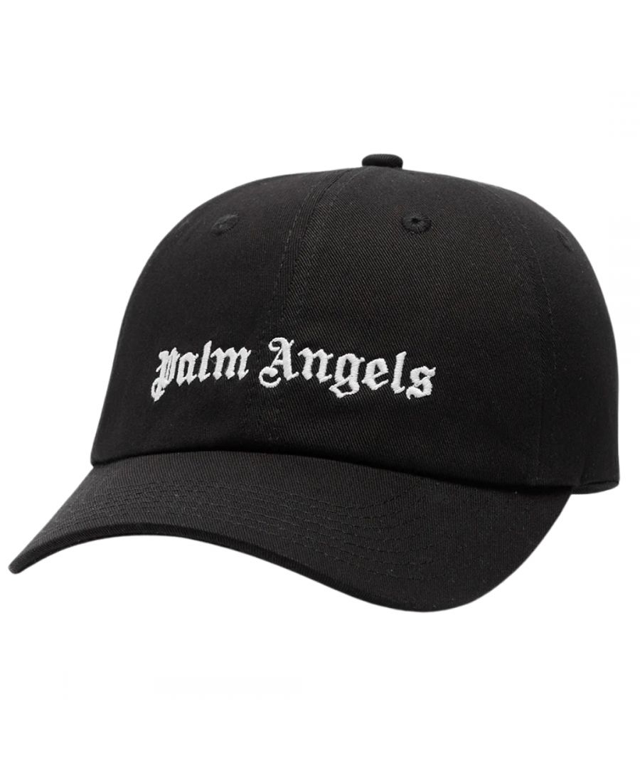 Palm Angels-logo zwarte dop. Palm Angels-logo zwarte hoed. Kenmerkende gotische branding. Geborduurd logo. Verstelbare gesp op de rug. PMLB003C99FAB0011001