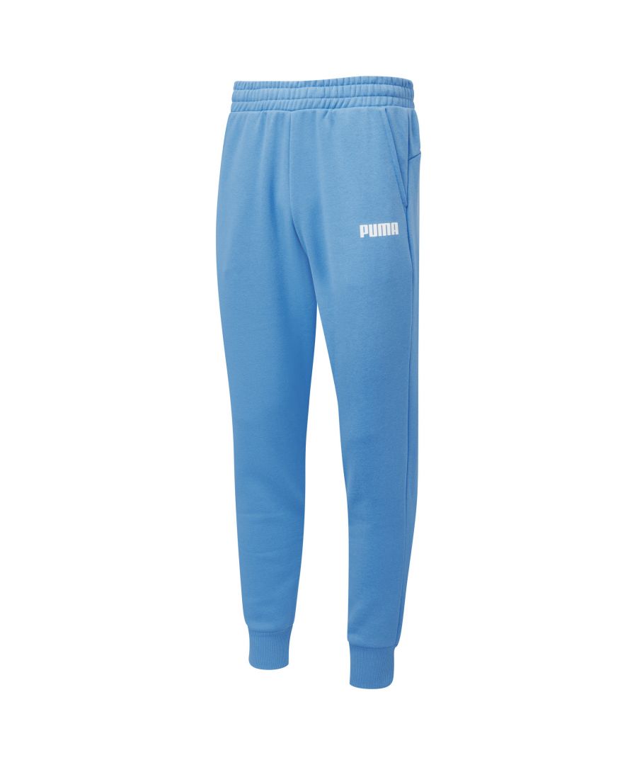 Say hello to your new best friend, these fleece pants that every wardrobe needs. FEATURES & BENEFITS Recycled Content: Made with at least 20% recycled material as a step toward a better future DETAILS Comfortable style by PUMAPUMA branding detailsSignature PUMA design elements