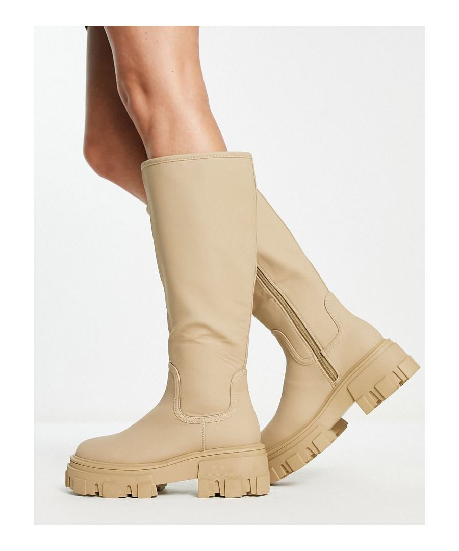 Boots by ASOS DESIGN Love at first scroll Pull-on style Zip-side fastening Round toe Chunky sole Lugged tread Sold by Asos