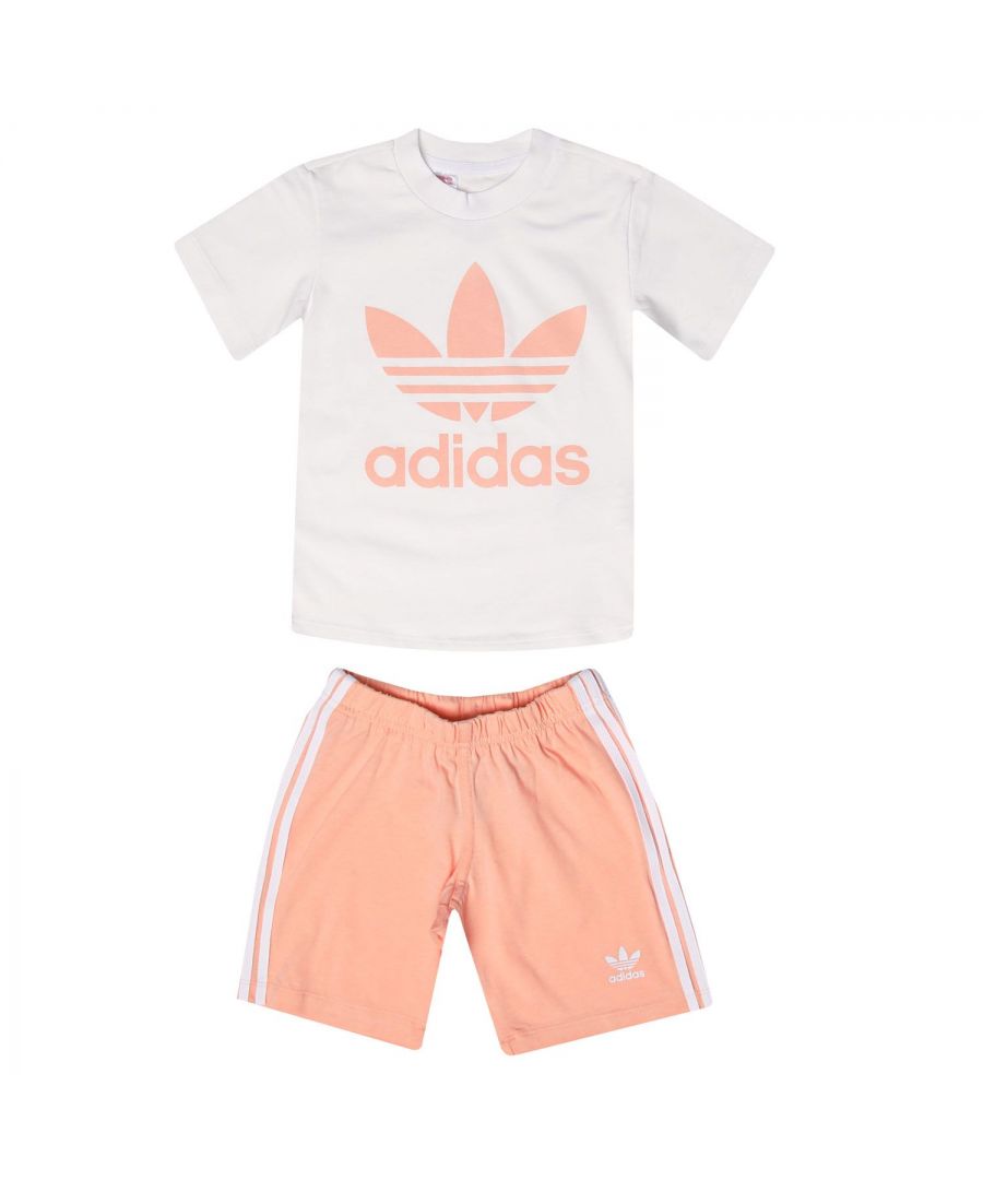 Baby adidas Originals Trefoil Shorts And Tee Set in white pink.- T- Shirt:- Ribbed crew neck.- Short sleeves.- Trefoil logo branding.- Regular fit.- Main material: 100% Cotton. Machine washable. - Shorts:- Drawcord on elastic waist.- adidas originals Trefoil logo at left thigh.- Regular fit.- Main material: 100% Cotton. Machine washable. - Ref: GN8192B