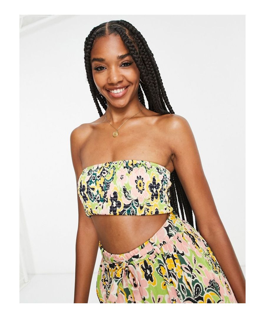 Swimwear & Beachwear by Topshop Meet you by the pool Shirred, stretch design Bandeau neck Pull-on style Matching scrunchie Sold by Asos