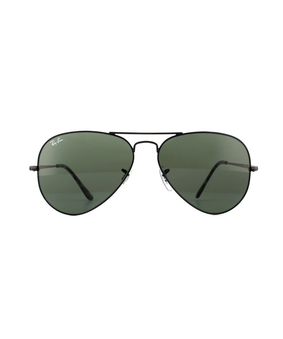 Ray-Ban Sunglasses Aviator Metal II RB3689 914831 Black Green are an update of the classic Aviator. The 3689 are almost identical to the 3025 Aviator, but with new flat temples. The legendary Aviator is characterised by the iconic teardrop shaped lenses and double bridge. Plastic temple tips and adjustable nose pads ensure comfort and this model is available in two sizes; small and medium so you are guaranteed to find a pair that are perfect for you!