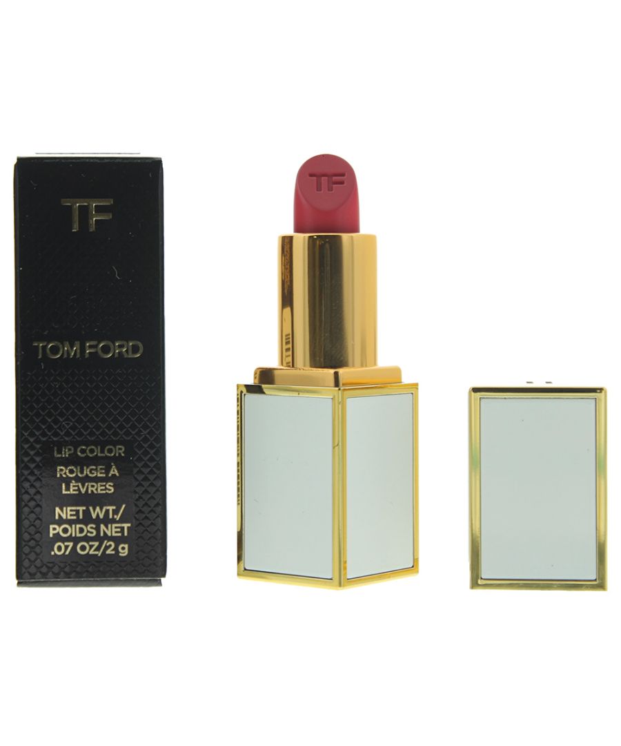 Tom Ford Boys And Girls Soft Matte is a lipstick with a velvety semi-matte finish. Uses special pigments and ingredients like soja seed extract and chamomilla flower oil to create pure colour with just the right balance of luminosity. The lips will have a full coverage and hydration.
