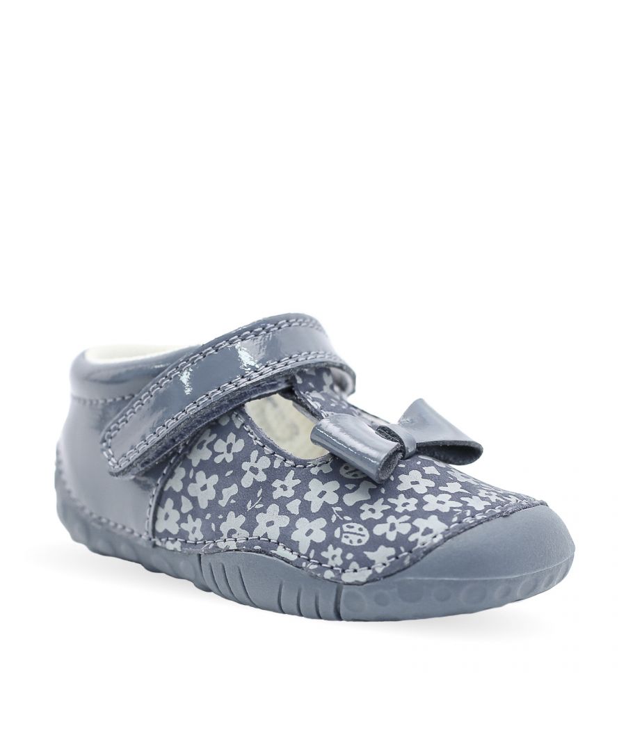 Made with the wiggliest of pre-walkers' toes in mind, our pretty, super soft nubuck/patent mix girls shoes have a secure adjustable riptape fastening to keep shoes firmly in place. With beautiful accents in a gorgeous dusty blue ditsy print and patent bow, the padded ankles and cushioned insoles give lasting comfort and a lightweight sole encourages natural movement.