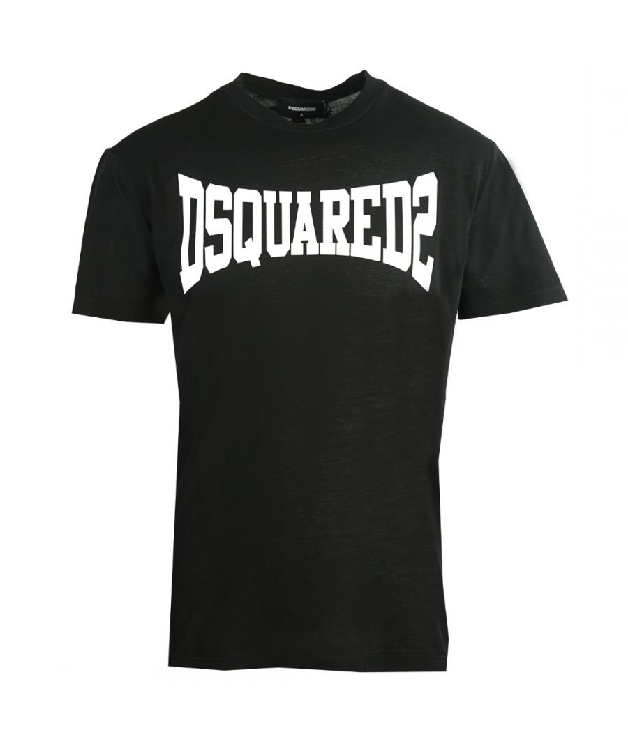 Dsquared2 Cool Fit zwart T-shirt met uitgerekt logo. D2 zwart T-shirt met korte mouwen. Cool Fit-pasvorm, past volgens de maat. 100% katoen. Uitgerekt DSQUARED2-merklogo. S71GD0918 S21600 900