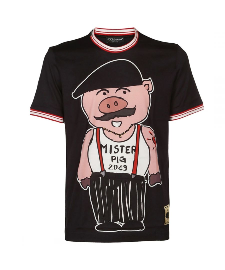 Zwart T-shirt Dolce & Gabbana Mr Pig. Zwart T-shirt met korte mouwen. 100% katoen. Gemaakt in Italië. Dolce & Gabbana-branding. Stijl: G8IR4T HH7E4 HNW60