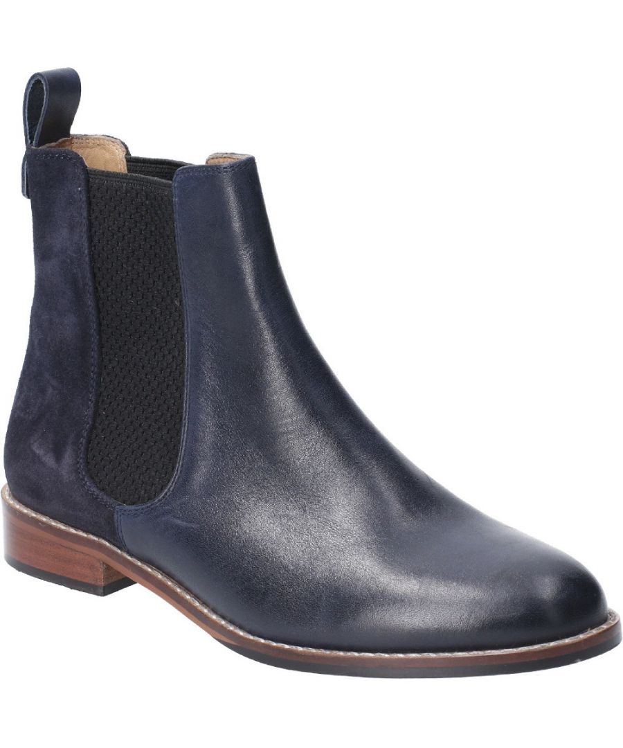 Hush Puppies Chloe is a Chelsea style chic ladies ankle boot perfect for everyday smart casual wear. Its leather upper combined with a block heel gives a stylish look, whilst its padded insoles and twin gussets make for a comfortable and secure fit.