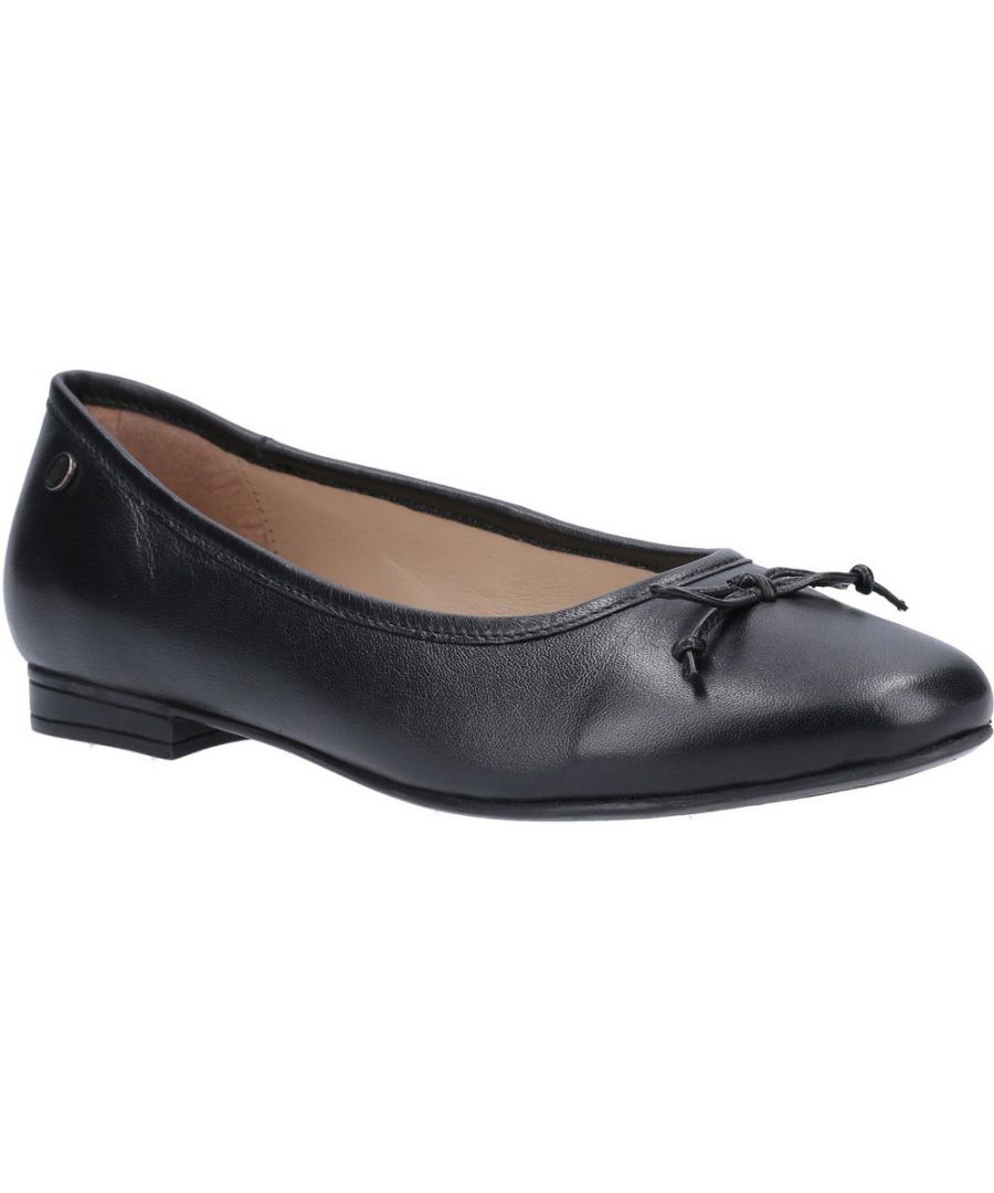 Every day womens essential Ballerina Naomi from Hush Puppies, is the perfect pump for all occasions. Crafted from premium Leather, featuring a memory foam sock for superior comfort. Lightweight and flexible for versatile performance.