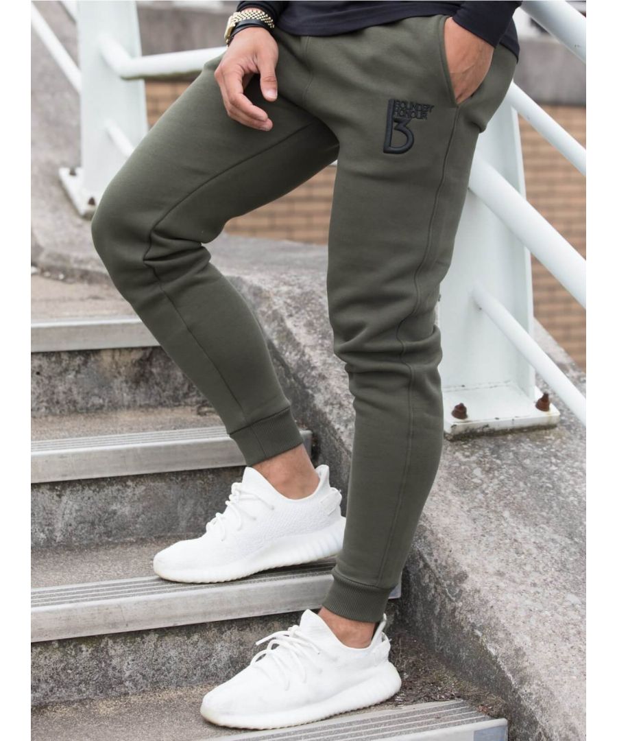  Bound By Honour Radiate Tracksuit Bottoms are ideal for casual everyday wear or in the gym. Crafted from cotton and polyester. The tracksuit bottom has been detailed with a signature design and a BBH embroidery on leg. Matching tracksuit Hoodie available.