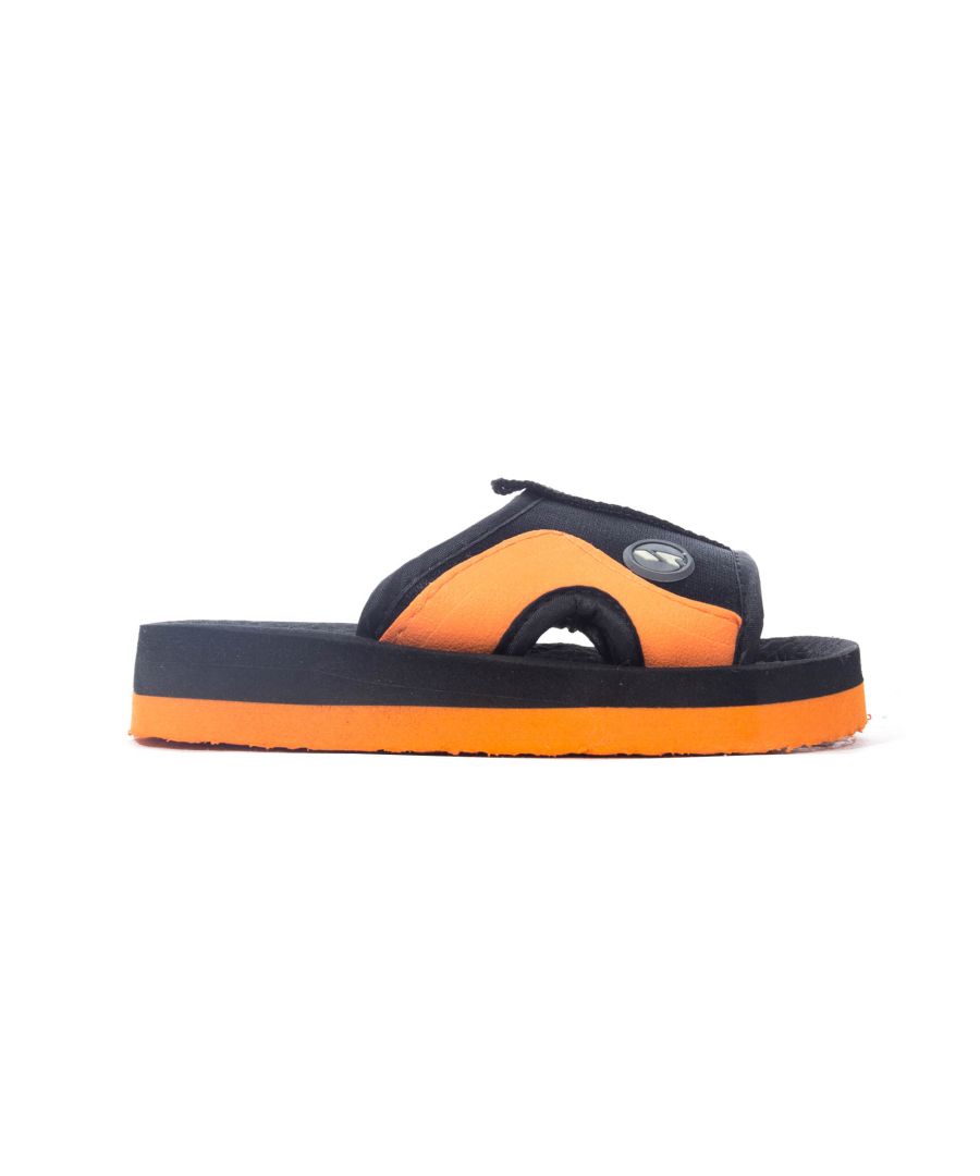 The Trespass Numskull Kids Sandals are made with a fully lined upper and a moulded, comfortable footbed. Slip on design makes for easy on and off. These sandals are perfect for your little one when at the beach and playing around the pool. Trespass branding applied.