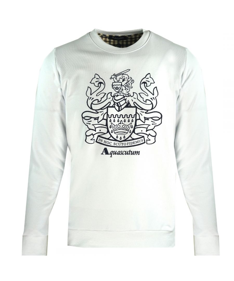 Wit sweatshirt met ronde hals van Aquascutum met groot wapen. Wit sweatshirt met Aquascutum-logo. Elastische kraag, manchetten en taille. 100% katoen. Gemaakt in Italië. QMF001L0 01