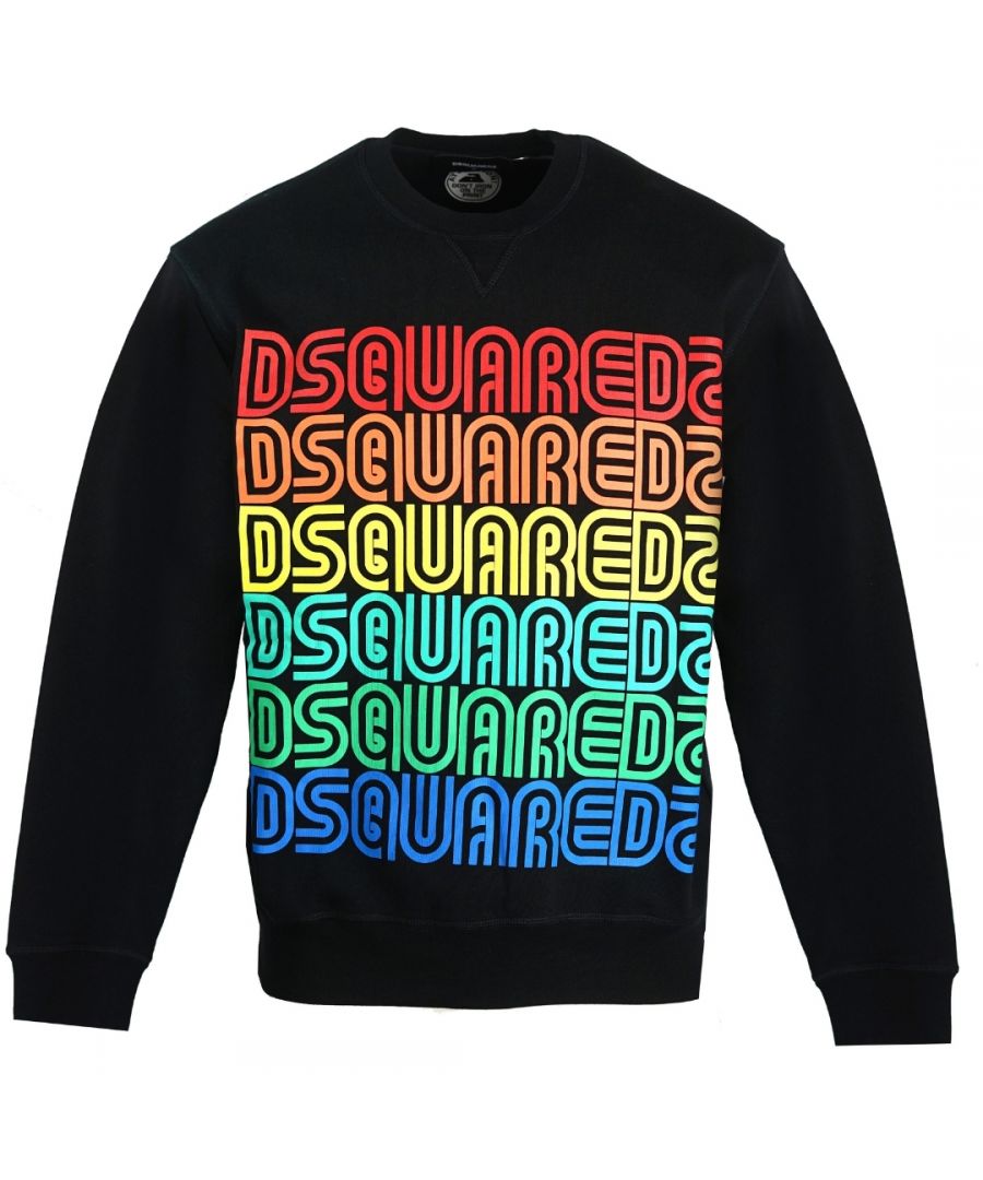 Dsquared2 zwarte sweater met meerkleurig herhalend logo. Dsquared2 zwarte trui met ronde hals. Cool Fit-pasvorm, past volgens de maat. Elastische hals, manchetten en taille. Groot herhalend merklogo, 100% katoen. S71GU0359 S25305 900