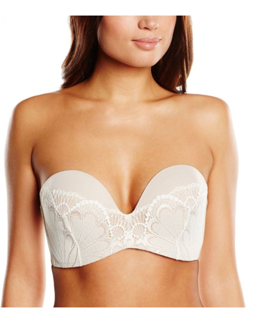The Ultimate Strapless Bra from the Refined Glamour collection is a jewel in any lingerie collection. In addition to the secrets of Wonderbra technology for perfect support, this strapless push-up bra also boasts an extremely delicate and feminine style. In subtle lace, boasting playful transparency and a flattering cut, this bra has an allure all of its own.  Patented polycarbonate technology for perfect support.  Lace panelling extends across the back.  Patented bandeau technology keeps everything in place.  Double hook-and-eye fastening at the back with 3 settings.  Colour: Black or Ivory
