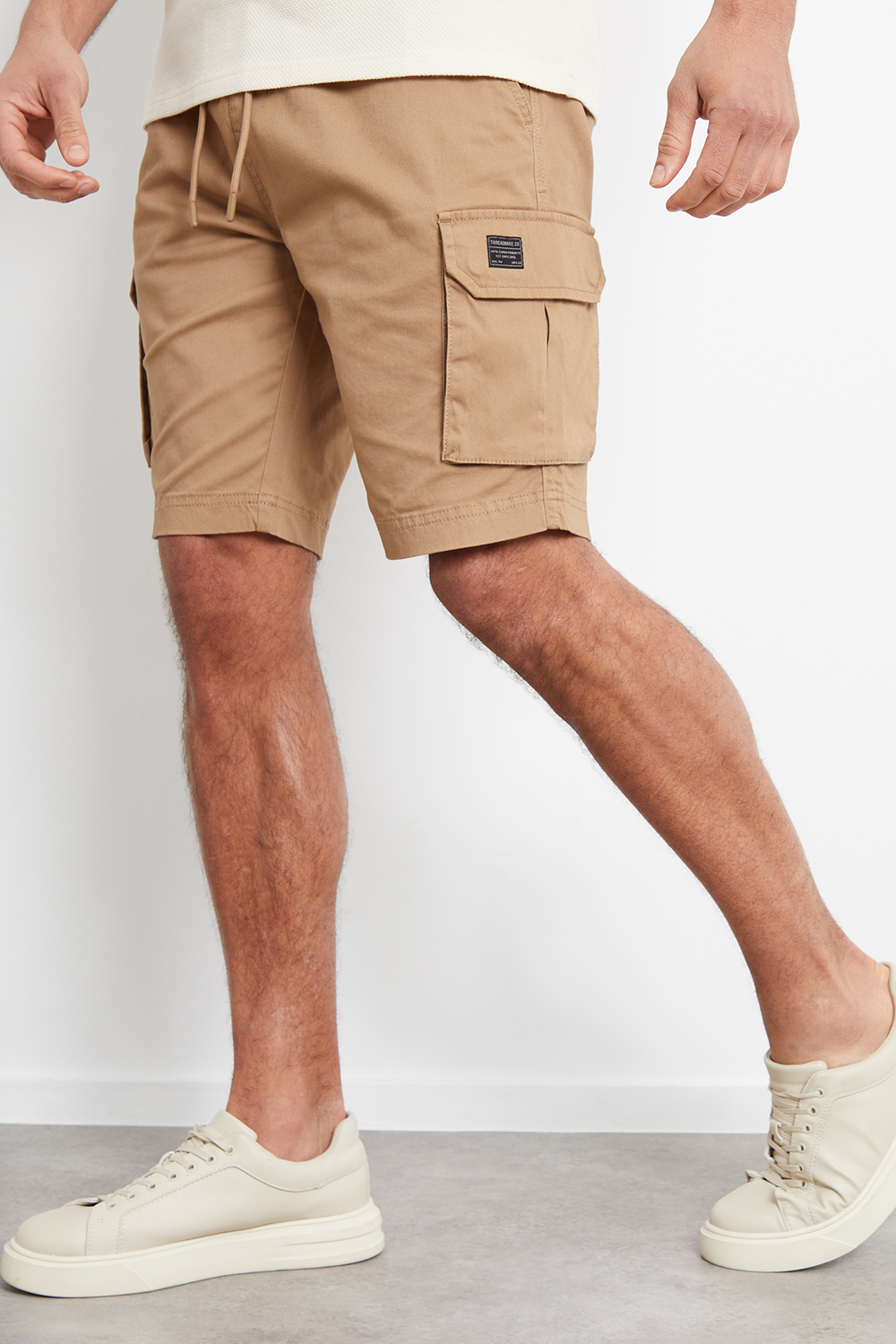 Threadbare Mens Stone 'Troup' Cotton Jogger Style Cargo Shorts With Stretch - Size Large