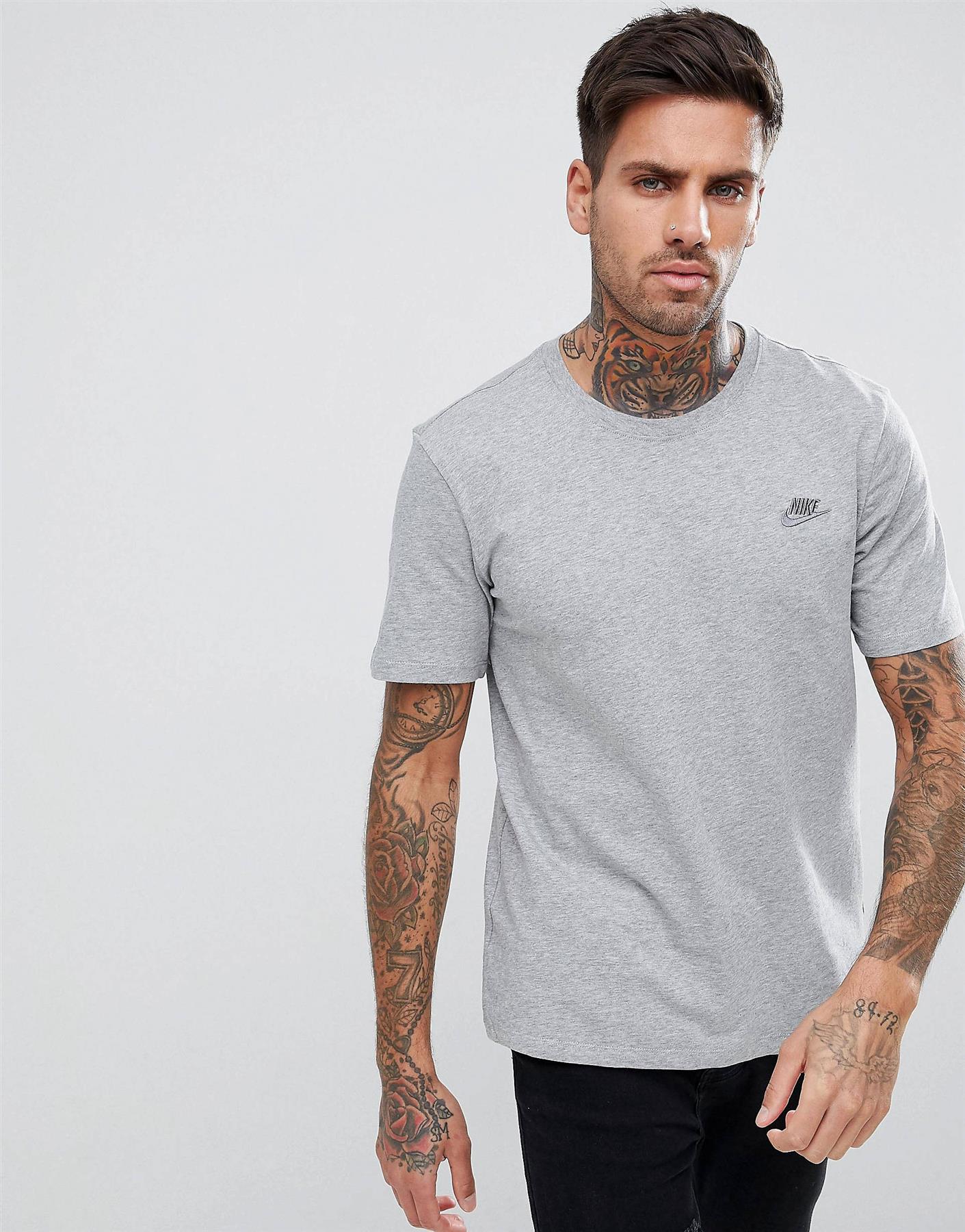 Thumbnail - Nike Sportswear T Shirt Club in Grau