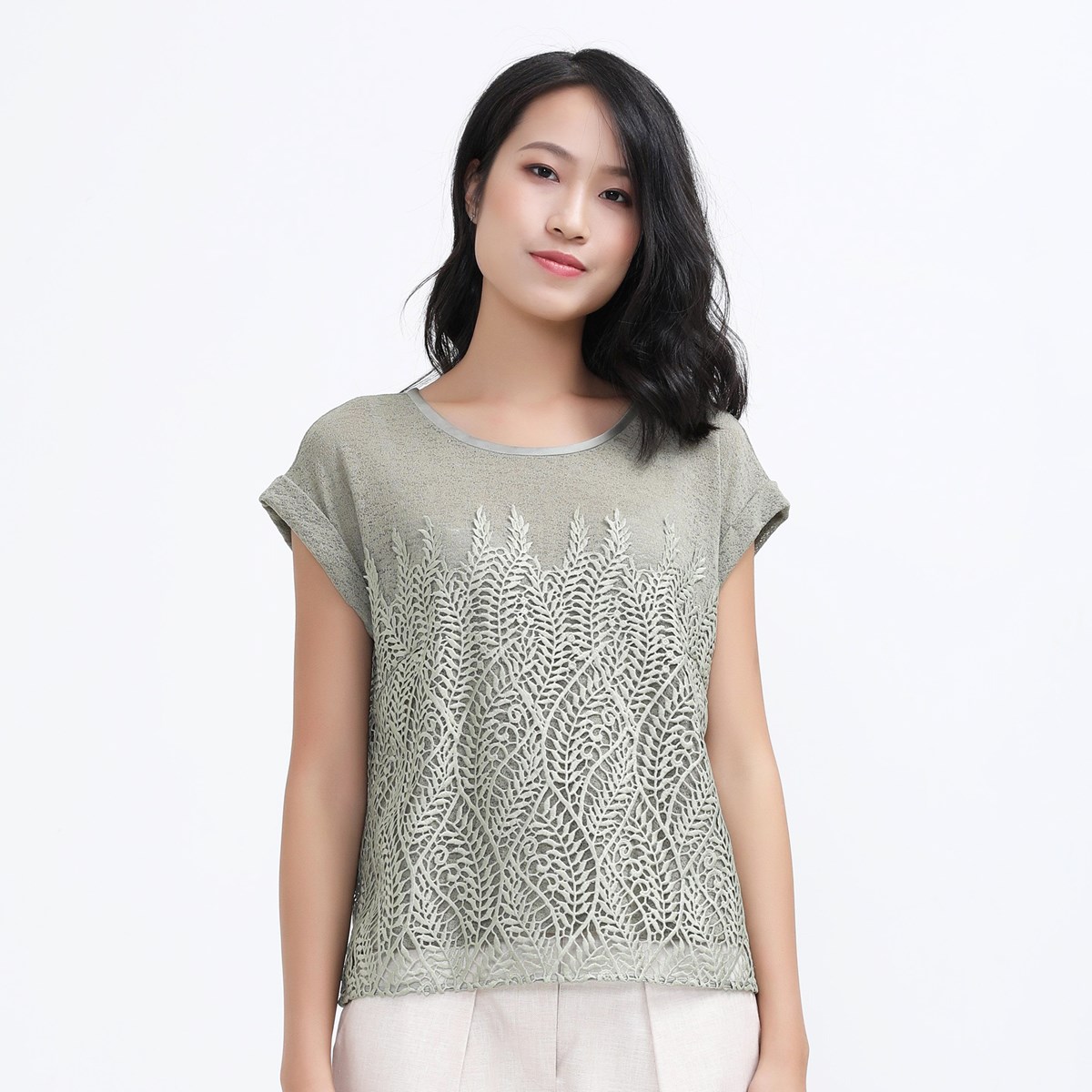 T-shirt i spets och tyll