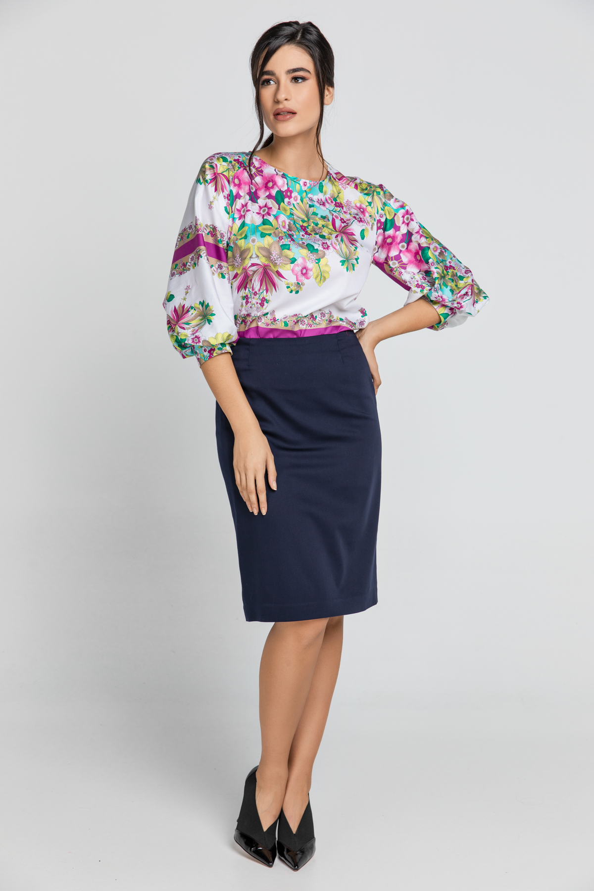 Thumbnail - Top mit Blumenmuster und Bishop-Ärmeln