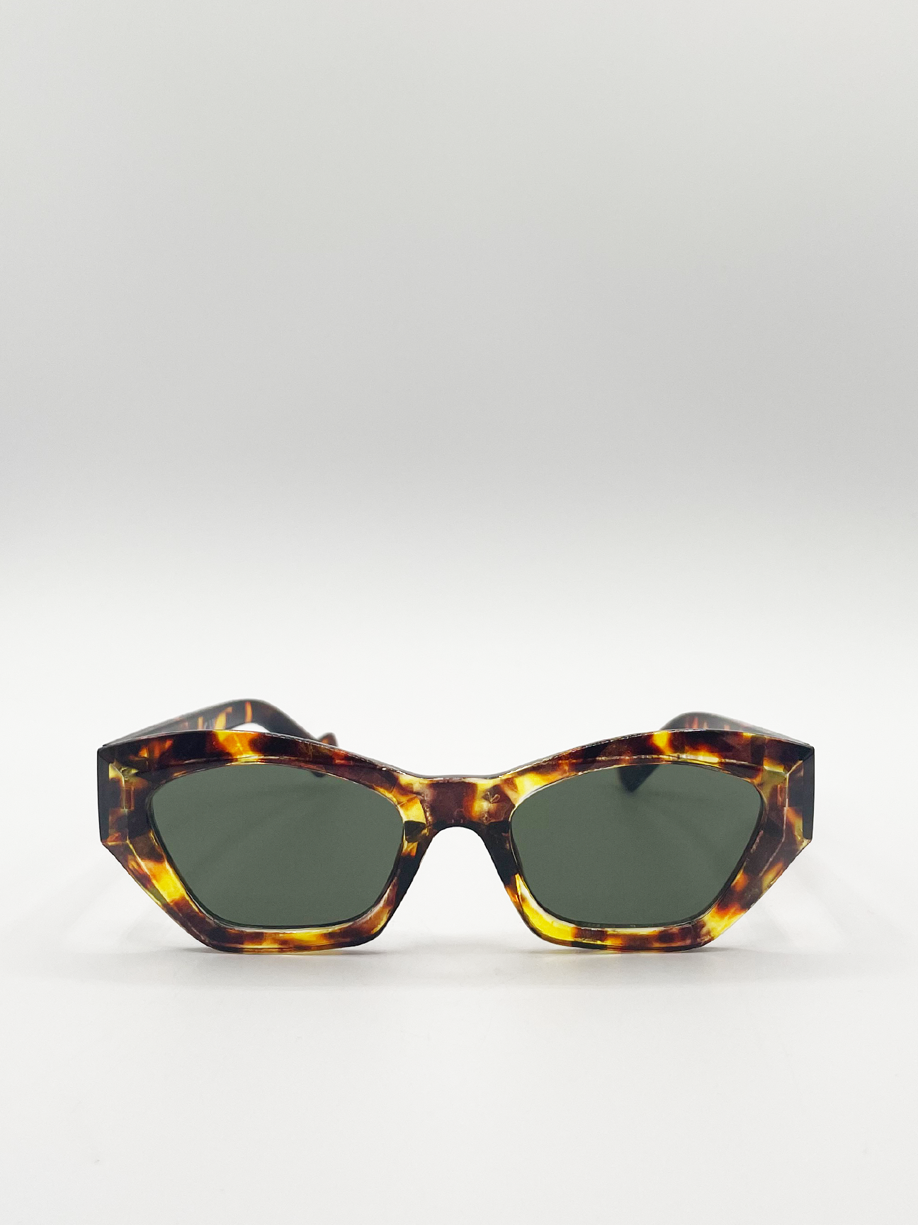 SVNX Womens Angular frame cat eye sunglasses - Brown - One Size