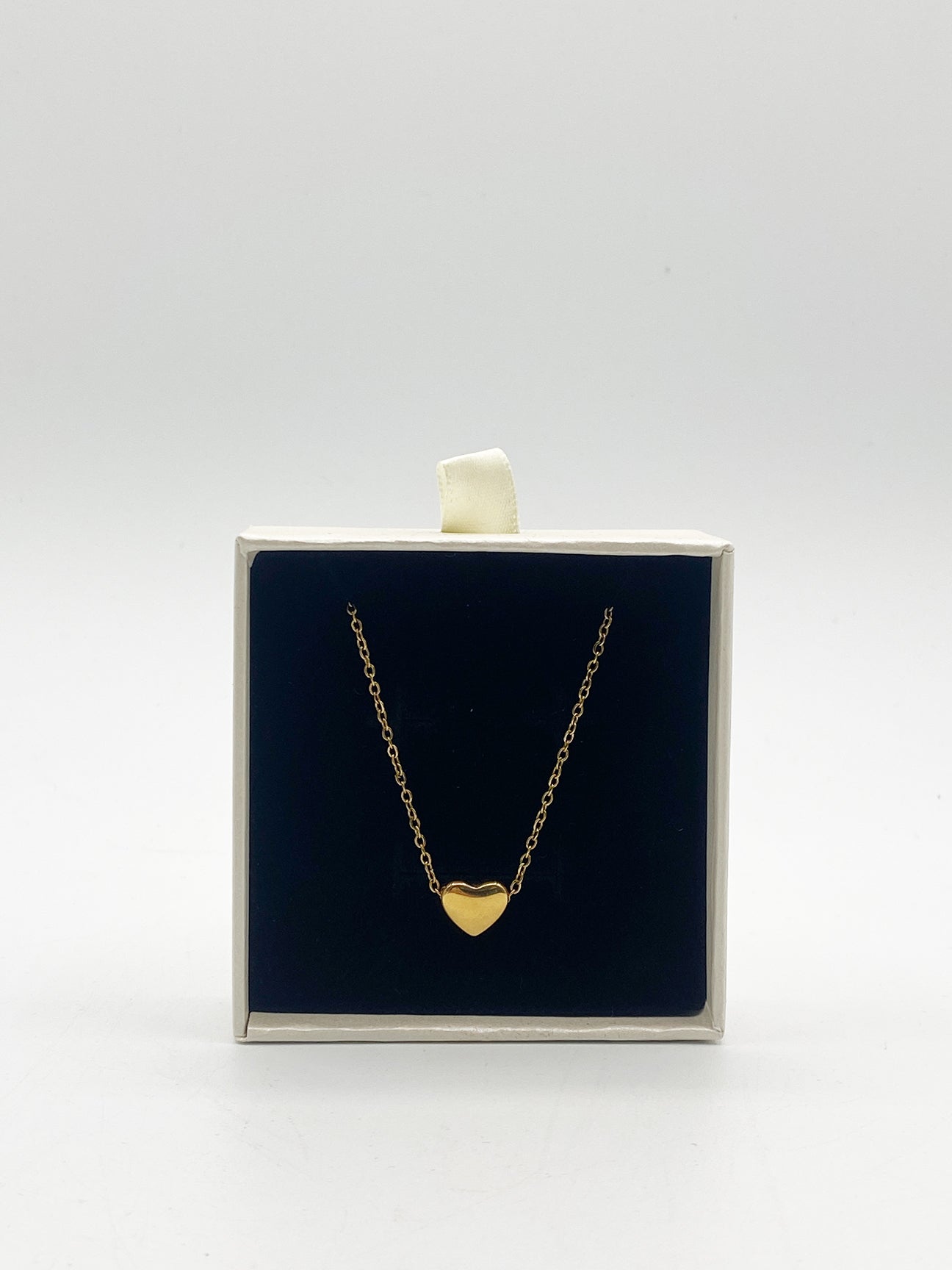 SVNX Womens Small Heart Necklace Gold - Gift Boxed - One Size
