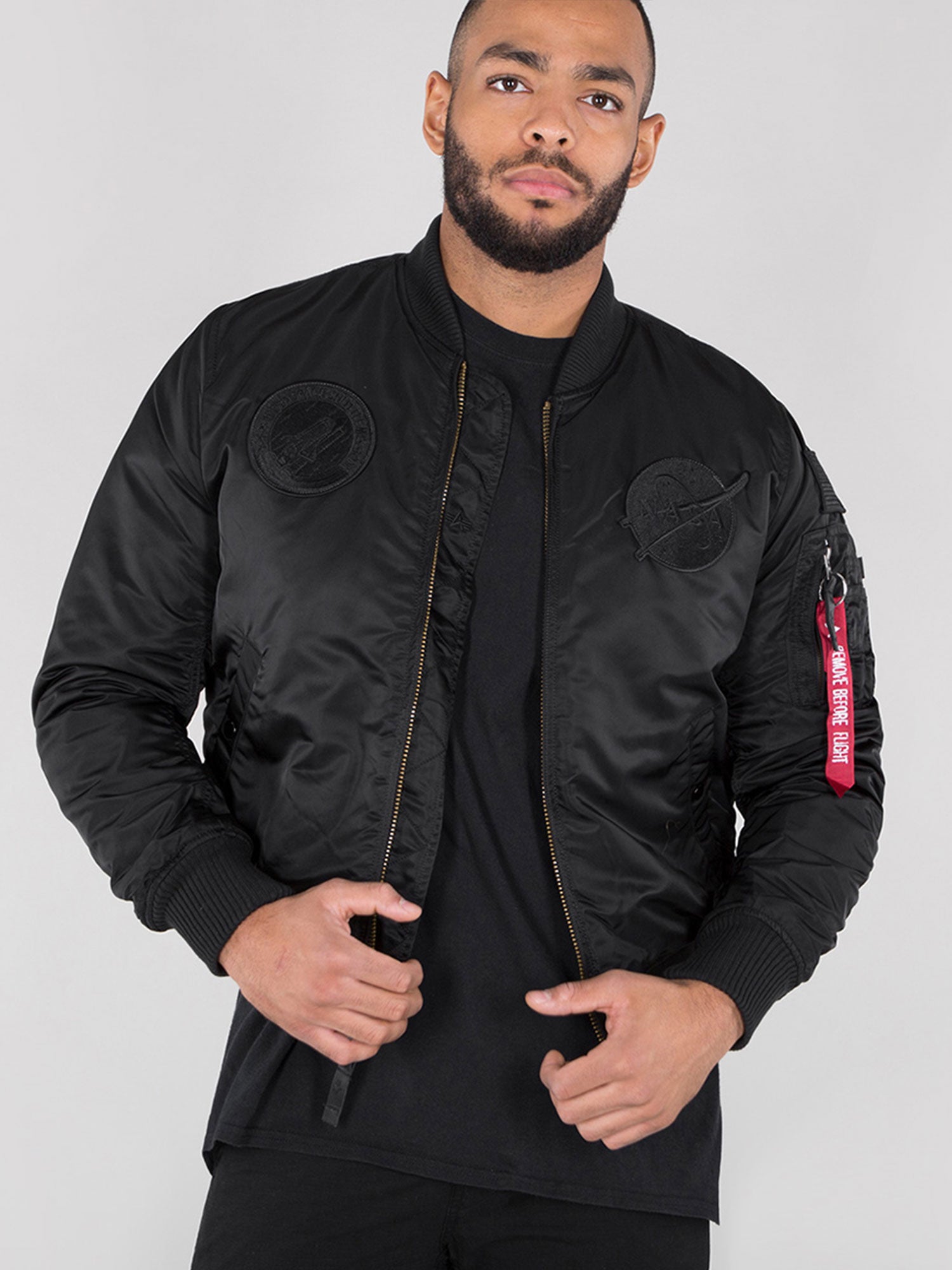 Thumbnail - Alpha Industries Herren MA-1 VF NASA Bomberjacke in Schwarz