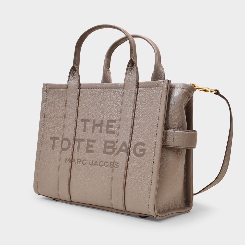 The Medium Leather Tote 7