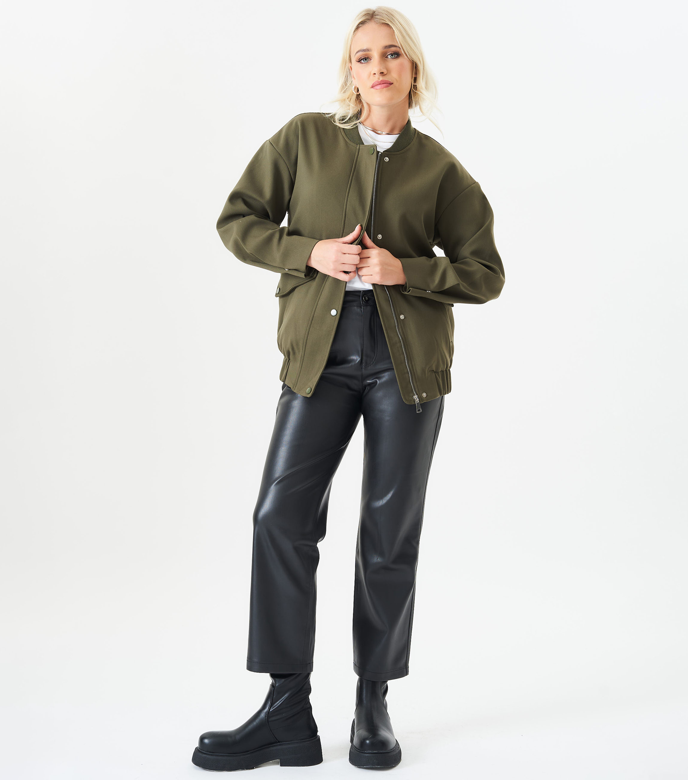Thumbnail - Bomberjacke mit Reißverschluss und Übergröße
