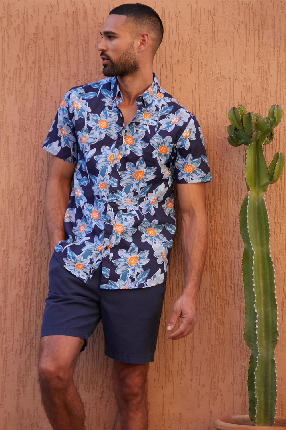 Threadbare Mens Navy 'Bellis' Cotton Tropical Print Short Sleeve Shirt - Size Small