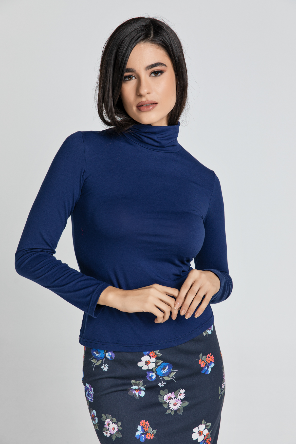 Thumbnail - Dunkelblaues Oberteil mit Rollkragen von Conquista