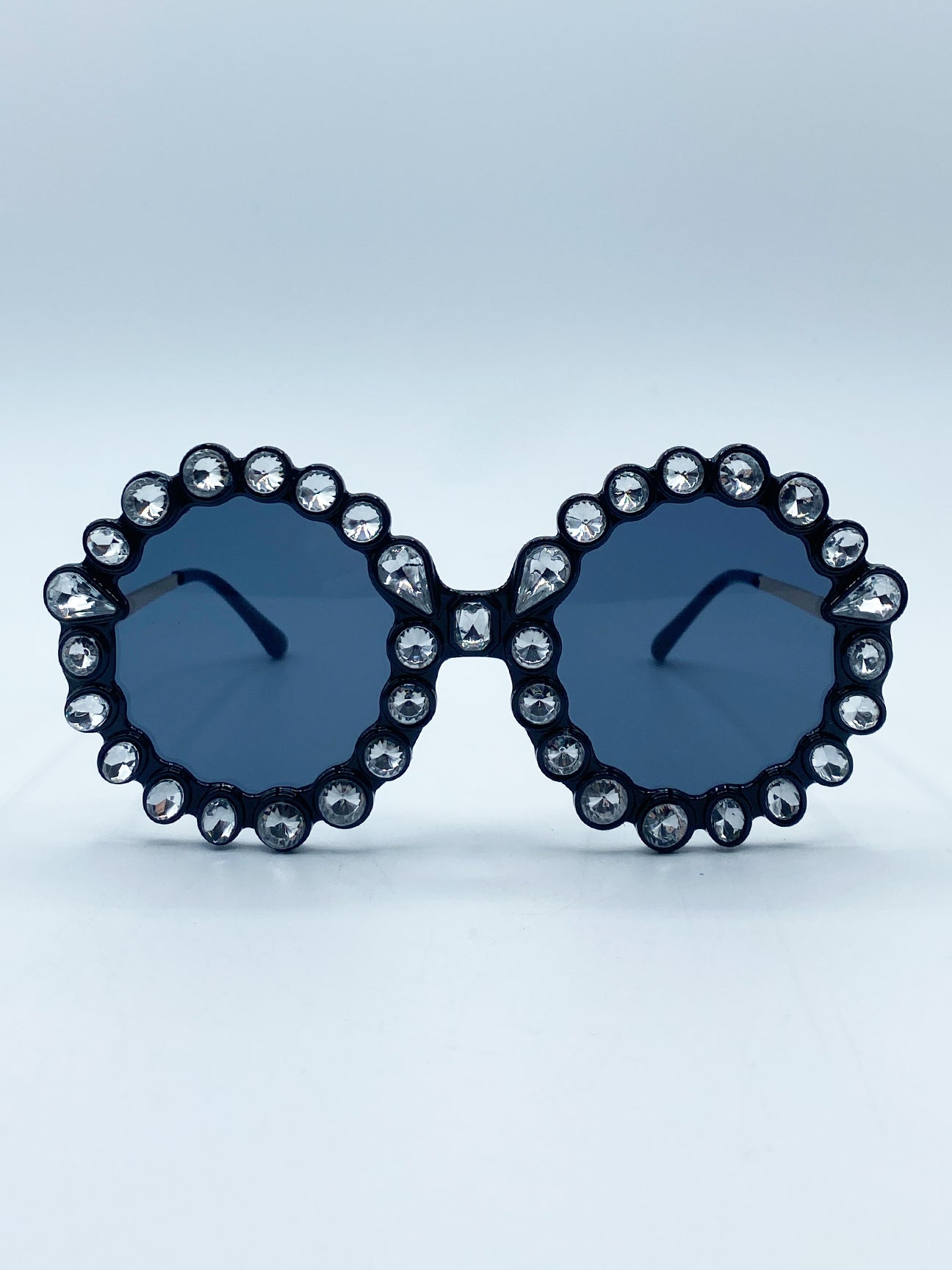 SVNX Womens Round Floral Gem Novelty Sunglasses in Black Metal - One Size