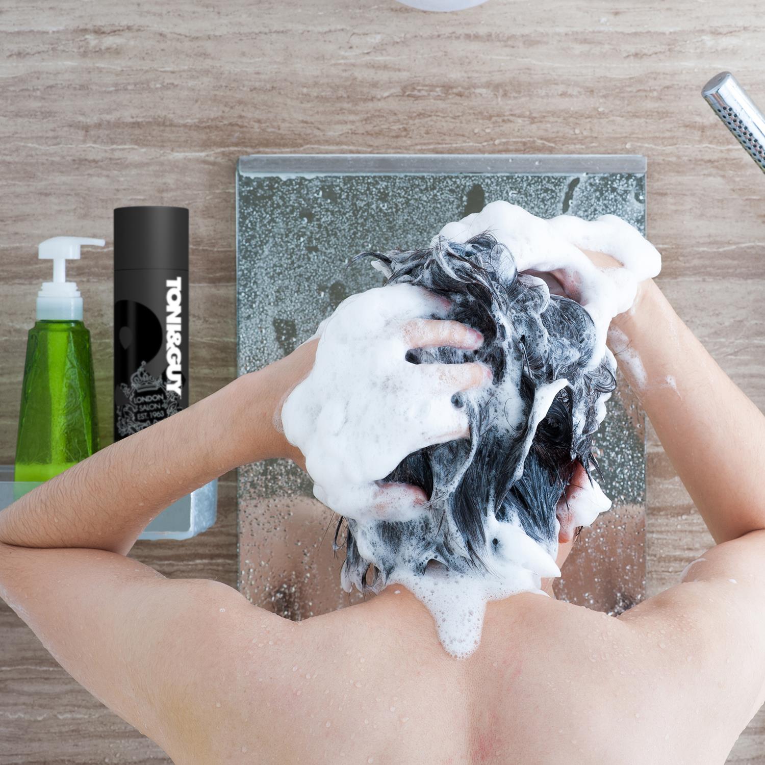 Amerika købmand Maori Toni & Guy Anti-Dandruff 2 in 1 Shampoo For Men 250ml, 6 Pack