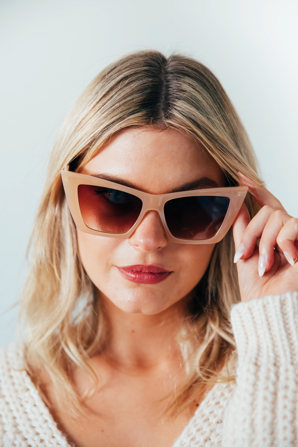SVNX Womens Oversized Cateye sunglasses in Mocha - One Size
