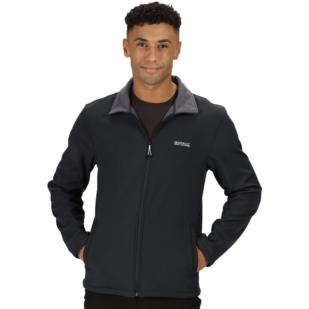 Regatta Men's Black Windbreaker Cera V - Image 8